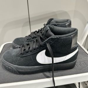 High top nike blazer